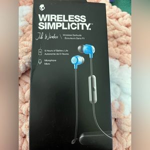 New in box earbuds